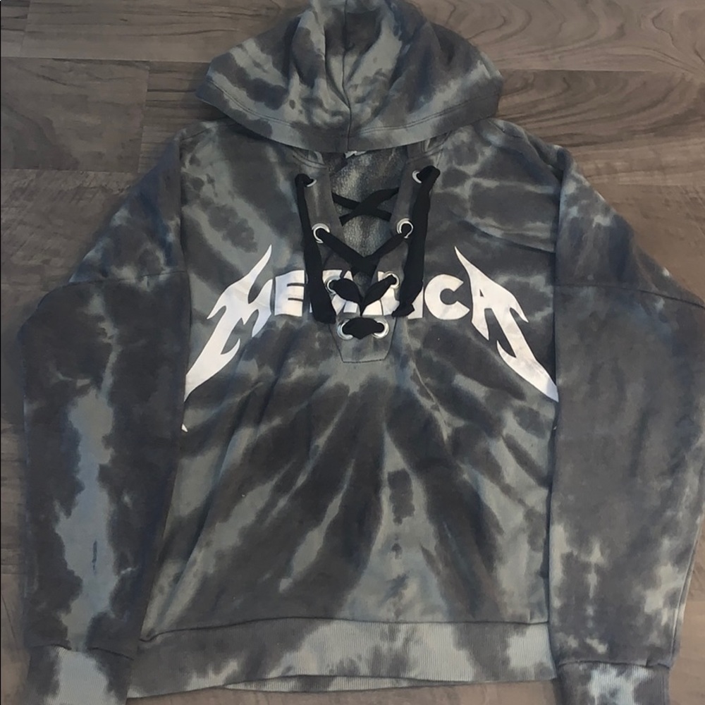 Metallica Crochet V-Neck Hoodie ✨